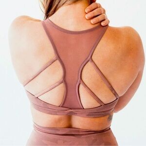 P’tula Ignite Bra bundle in deep blue and coral sands camo in size small